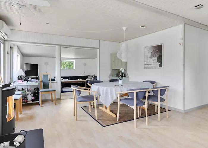 Feriehus Three-bedroom In *