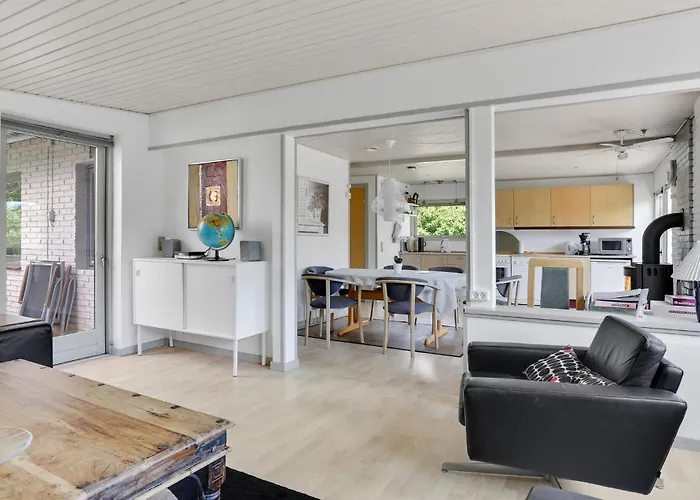 Three-bedroom In Feriehus Vig